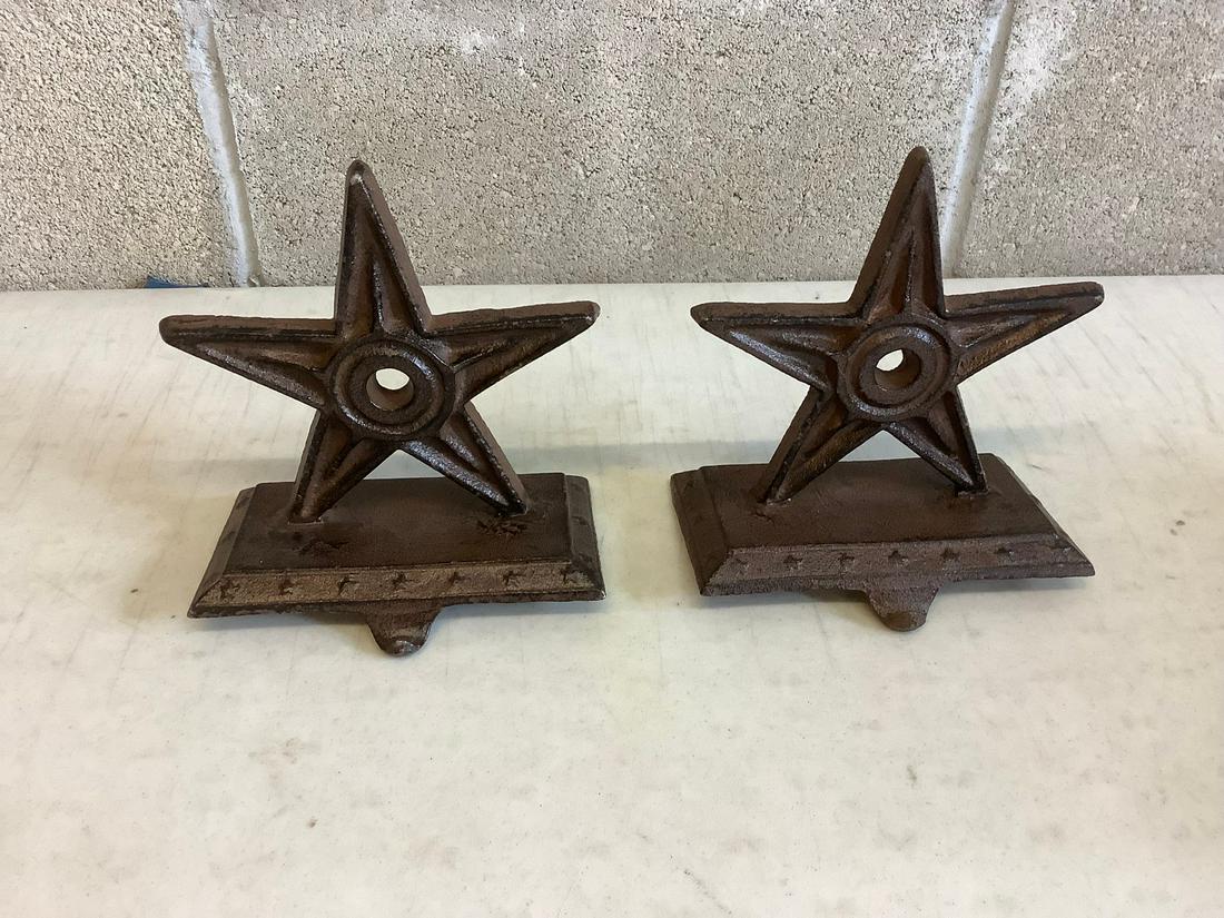 Cast iron mantle hooks (1 of 1)