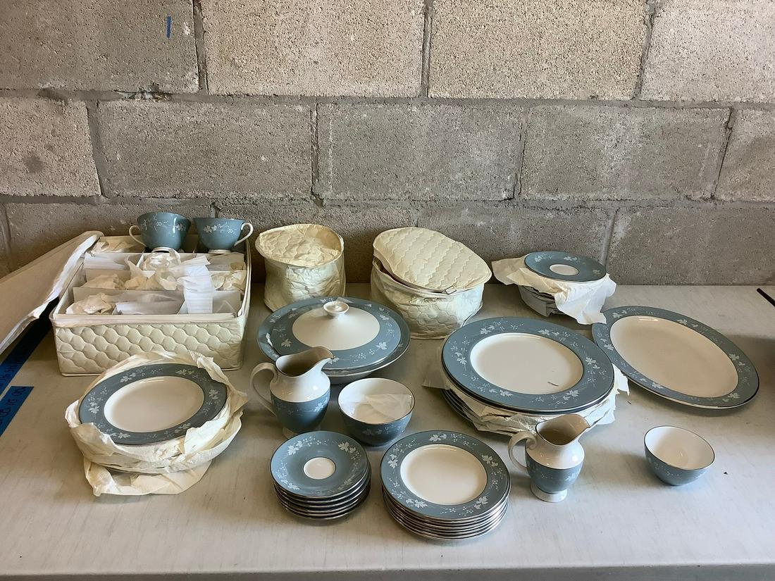 Royal Doulton Fine Reflection China Full set (1 of 1)