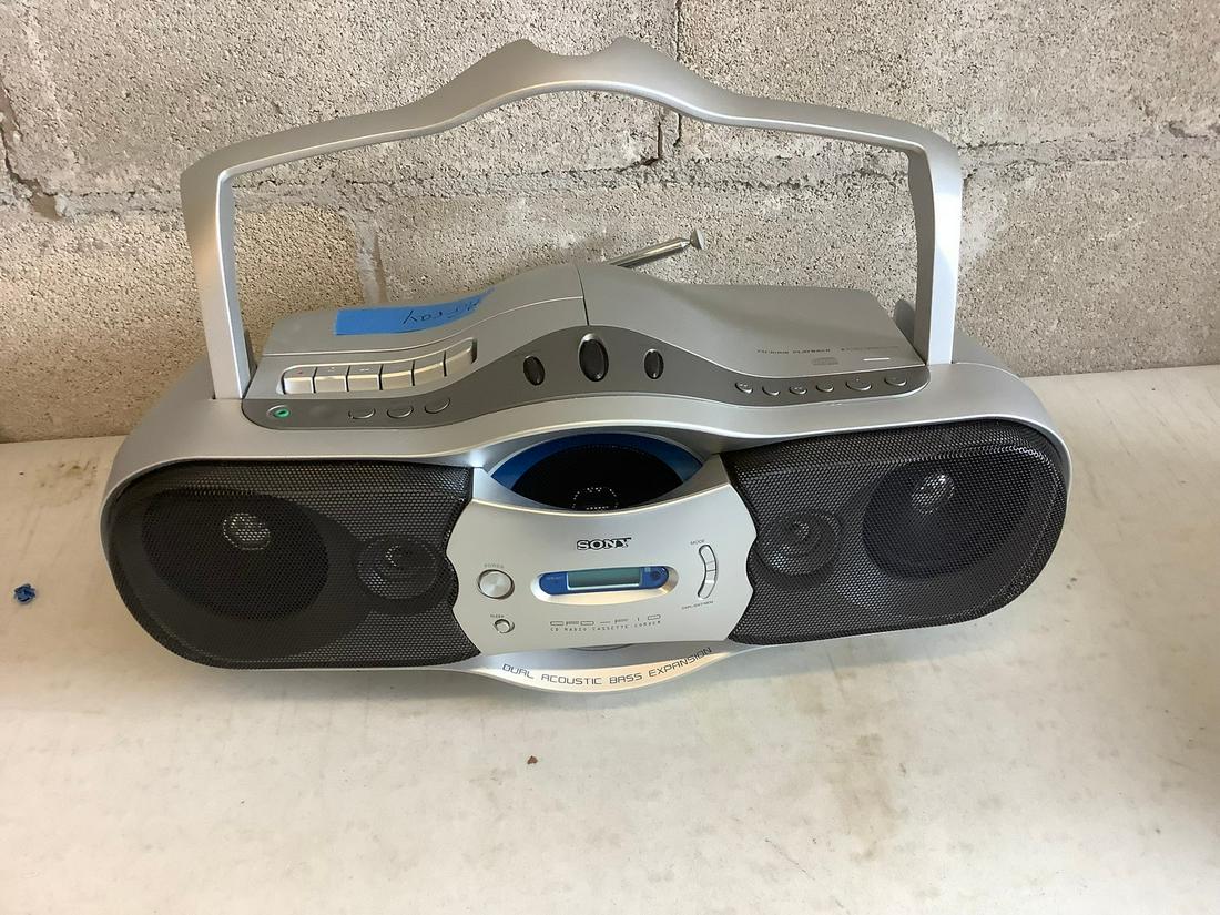 Sony CFD-F10 CD radio cassette-corder (1 of 1)