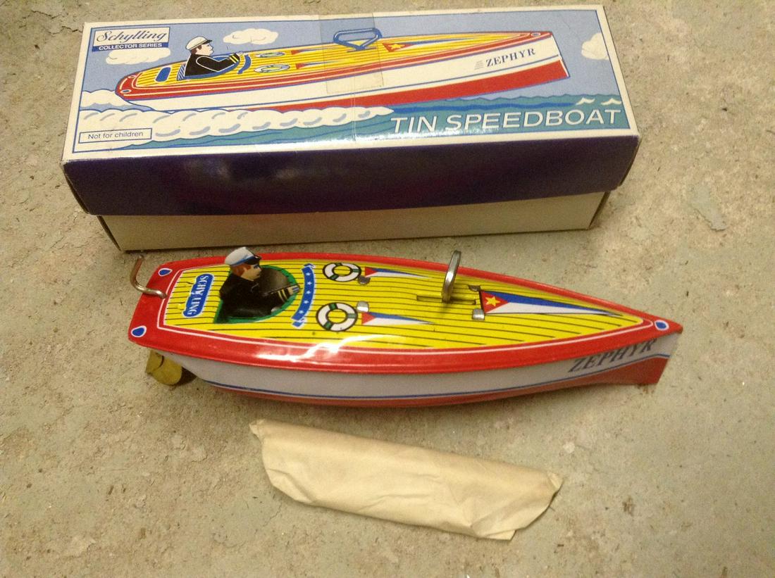 Limited Edition Schylling Tin Speedboat "Zephyr" in the: Limited Edition Schylling Tin Speedboat "Zephyr" in the box