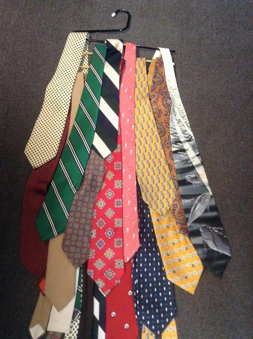 Tie Rack full of Vintage Name Brand Ties (1 of 1)