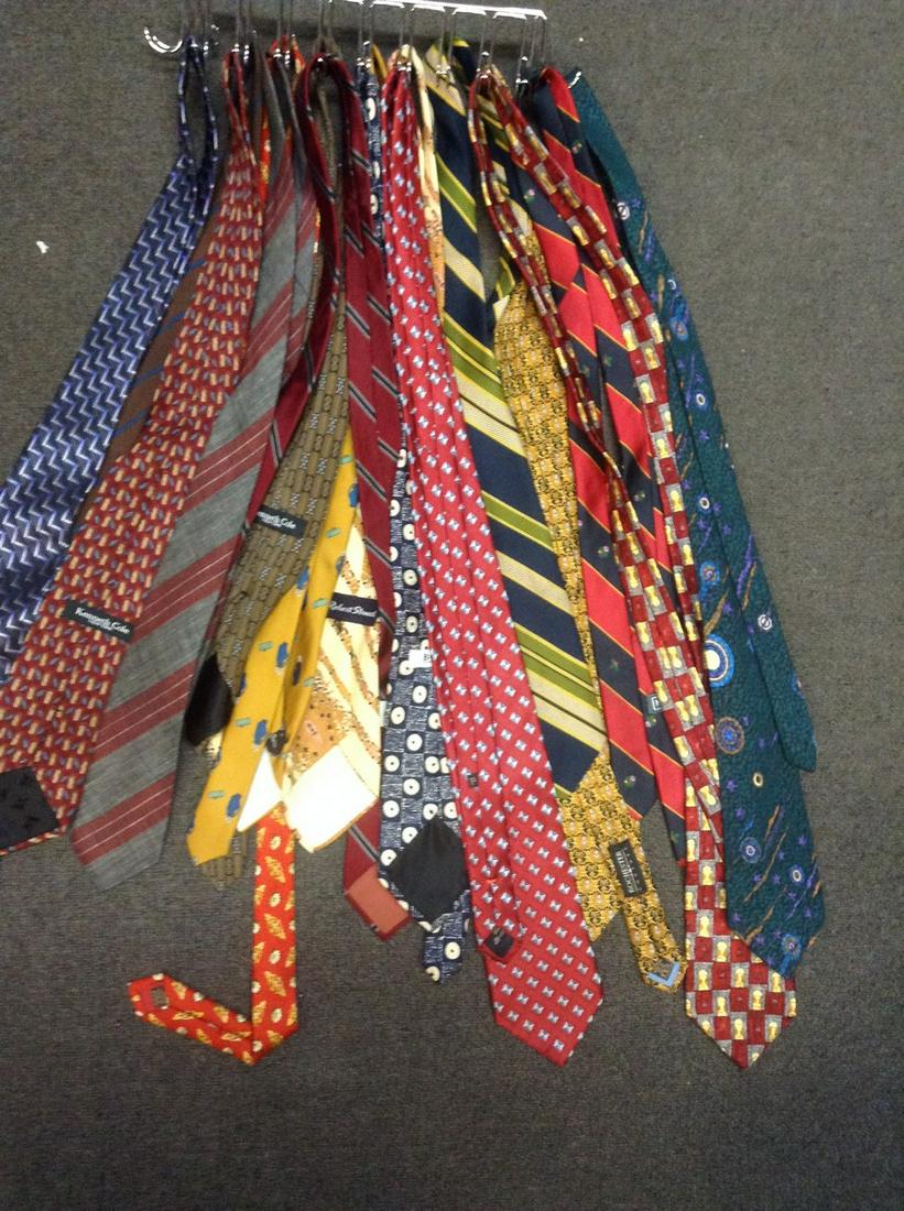 Tie Rack full of Vintage Name Brand Ties (1 of 1)