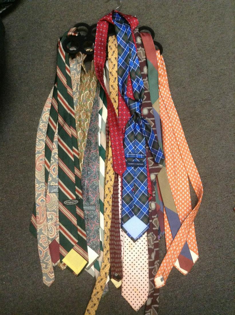 Tie Rack full of Vintage Name Brand Ties (1 of 1)