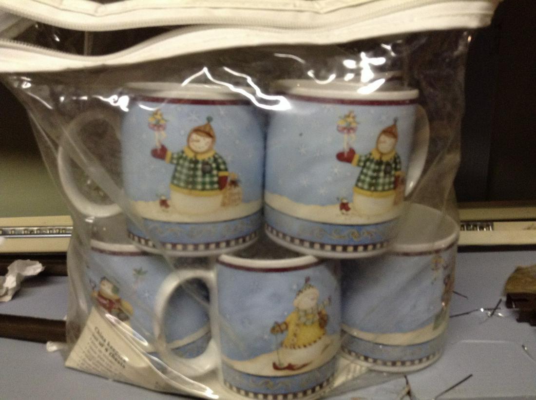 Set of 8 Snowman Mugs: Set of 8 Snowman Mugs