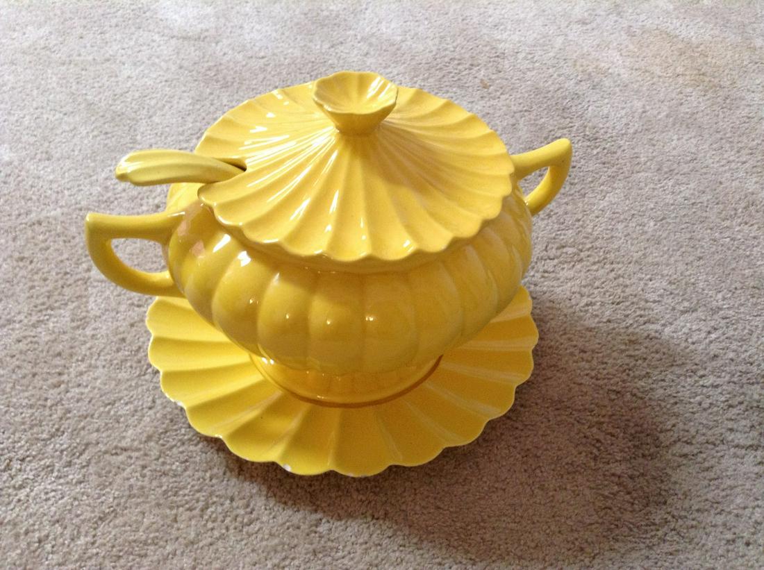 California Pottery Soup Tureen with base plate  13" (1 of 1)