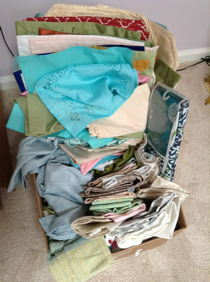Box full of Linens - placemats and more: Box full of Linens - placemats and more