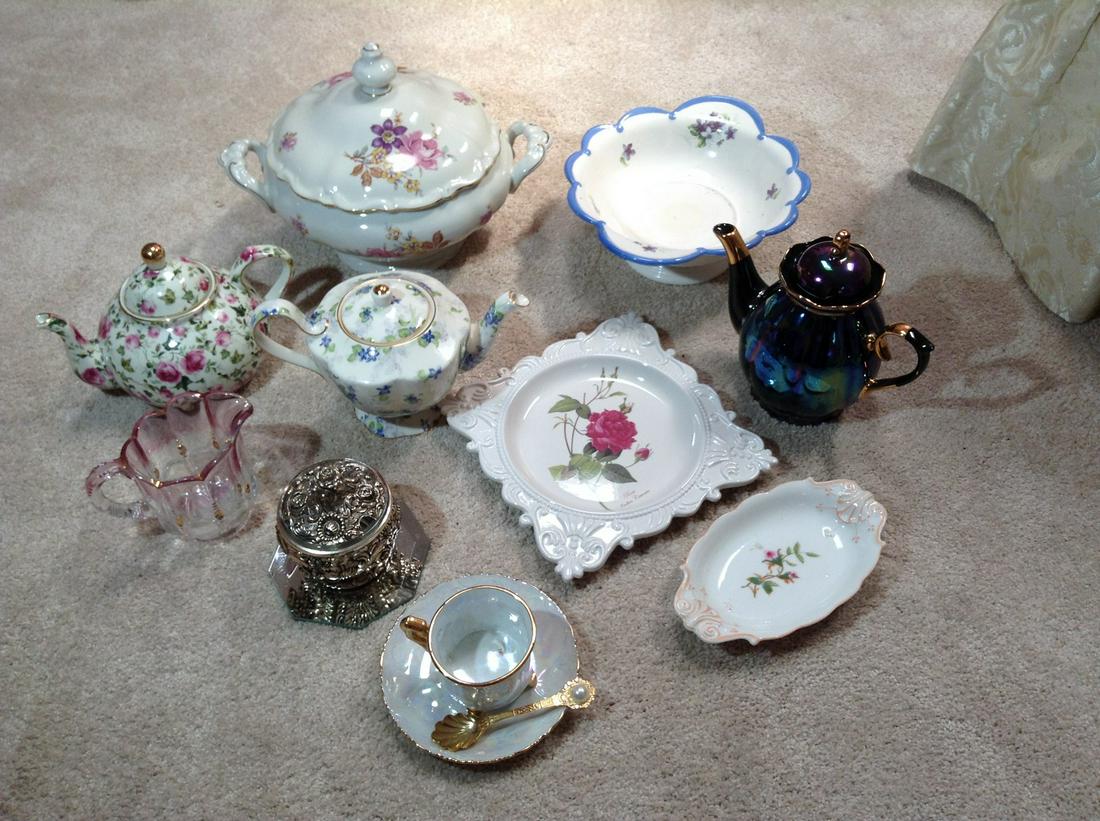 Winterling Bavaria Germany Soup Tureen, teapots and: Winterling Bavaria Germany Soup Tureen, teapots and more