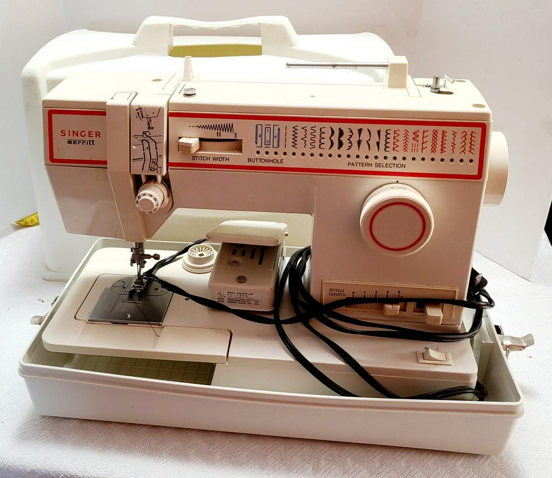 Singer Sewing Machine and Case Works (1 of 1)