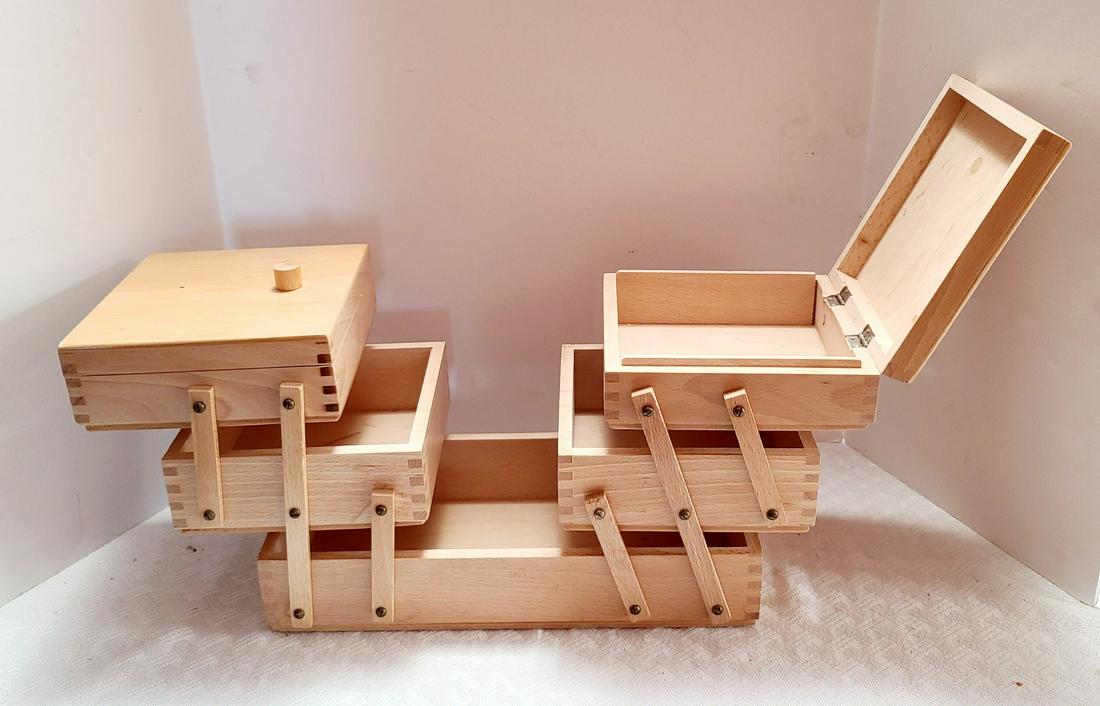 Wooden Jewelry or Sewing Box: 13x7x6