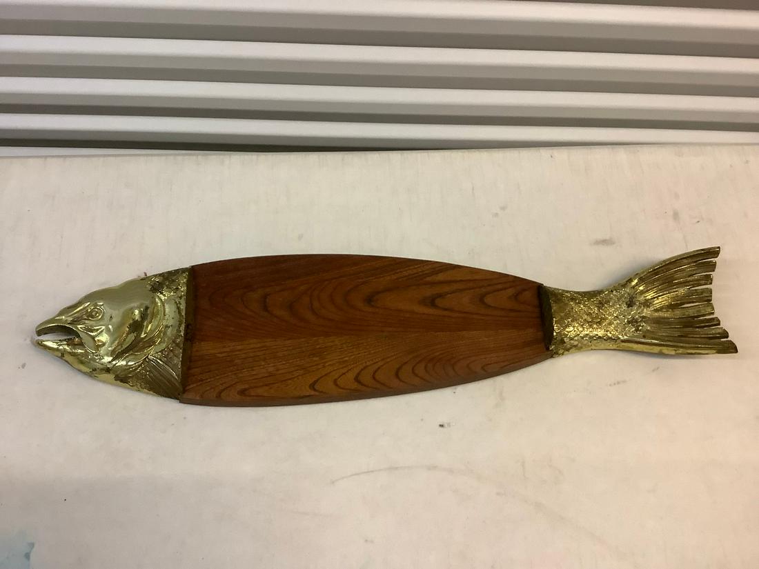 Wall hanging fish display 36 inch long (1 of 1)