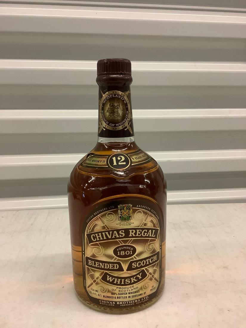 Chivas Regal Blended Scoth Whiskey 750 mL bottle (1 of 1)