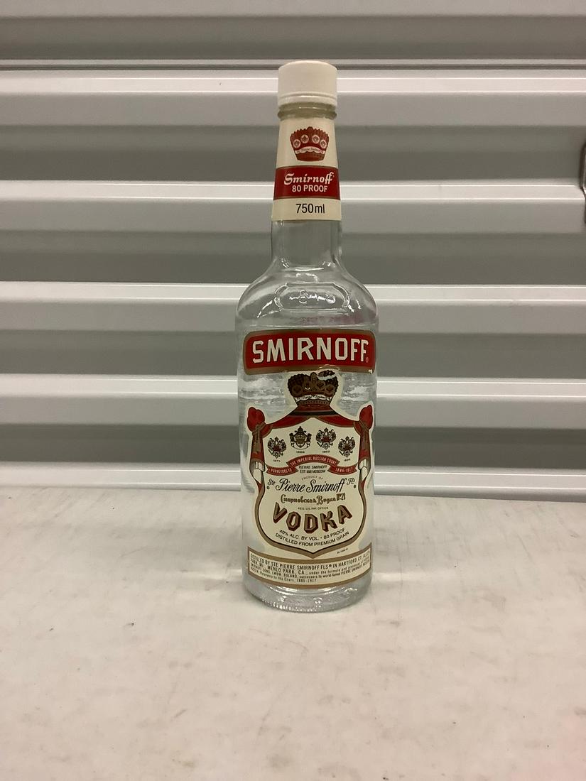Smirnoff Vodka 750mL bottle (1 of 1)