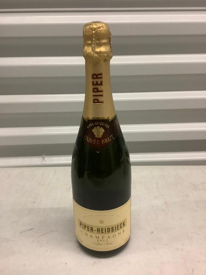Piper-Heidiseck Champagne Brut 750mL bottle (1 of 1)