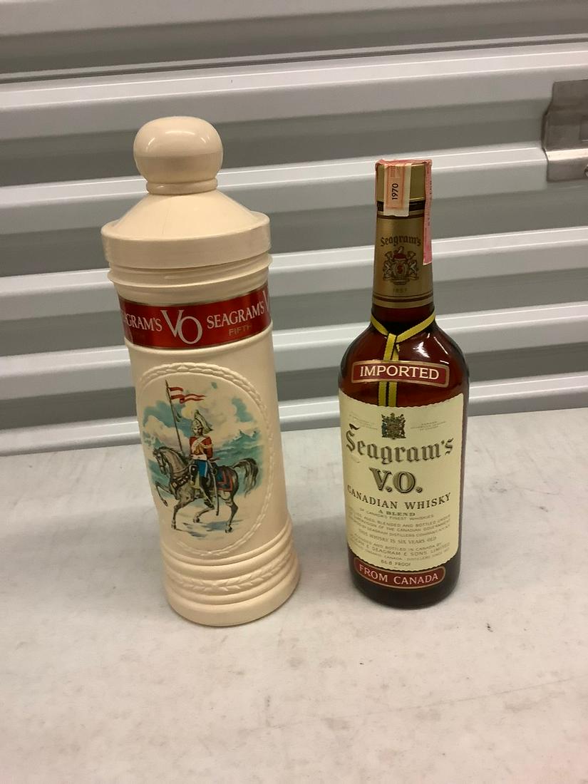 Seagram's V.O. Canadian Whiskey 4/5 Quart bottke (1 of 1)