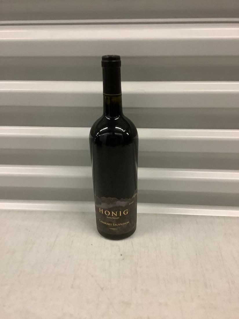 2006 Honig Nappa Valley 750 ML Bottle: Any contents in bottle is Free; You are bidding on the bottle & unbroken tax stamp