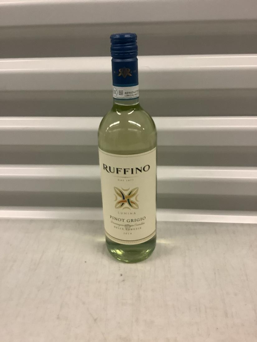 2018 Ruffino Pinot Grigio 750 ML Bottle (1 of 1)