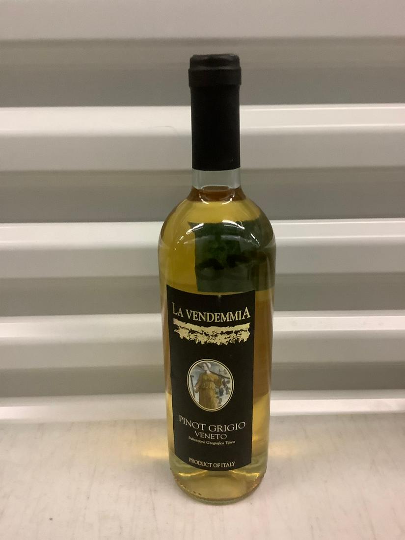 2001 Veneto Pinot Grigo White Wine 750 ML: Any contents in bottle is Free; You are bidding on the bottle & unbroken tax stamp
