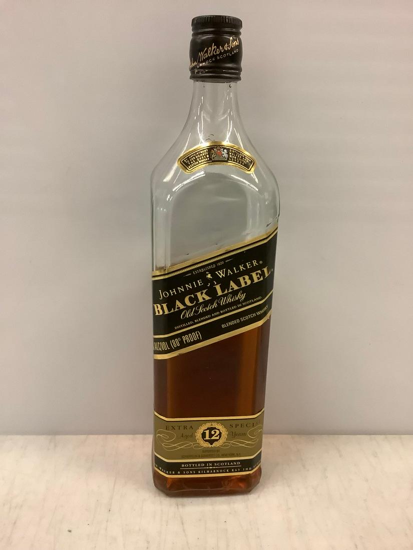 Johnnie Walker Black Label Old Scotch Whisky (1 of 1)