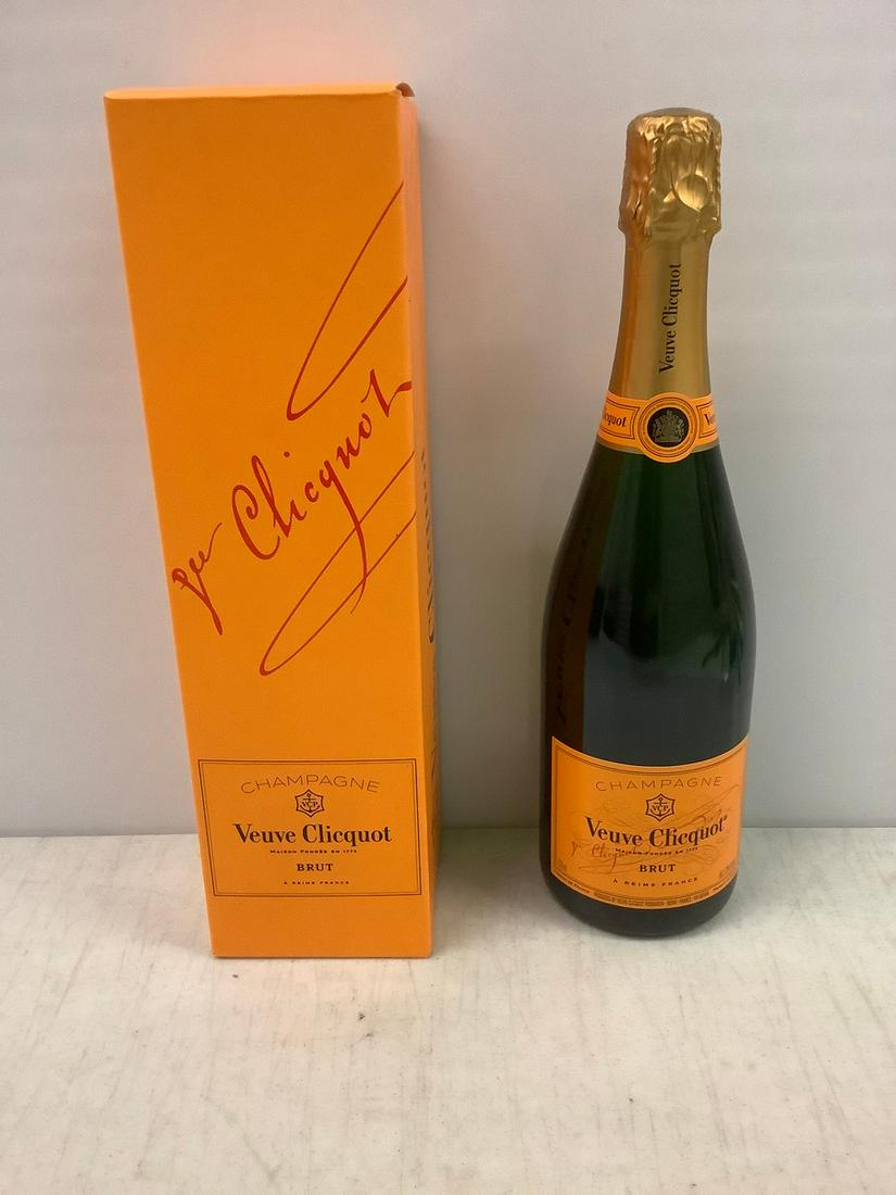 Veuve Clicquot Brut Champagne 750 ML (1 of 1)