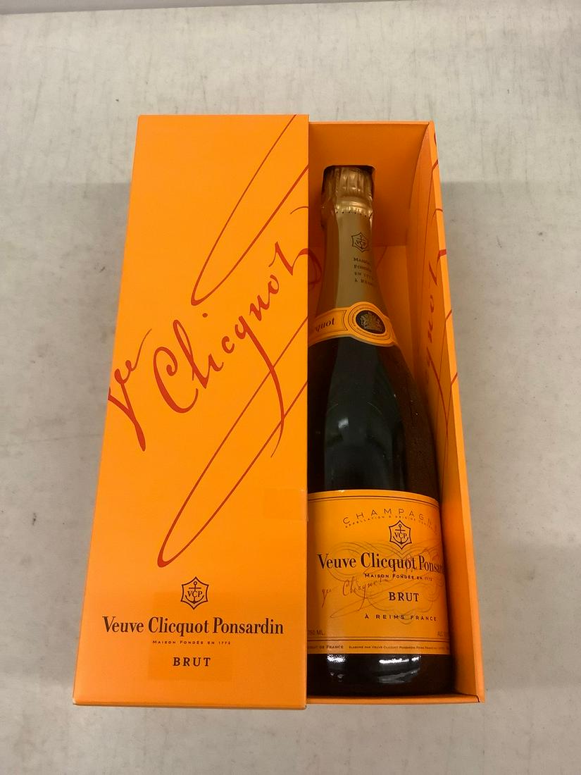 Veuve Clicquot Ponsardin Brut Champagne 750 ML (1 of 1)