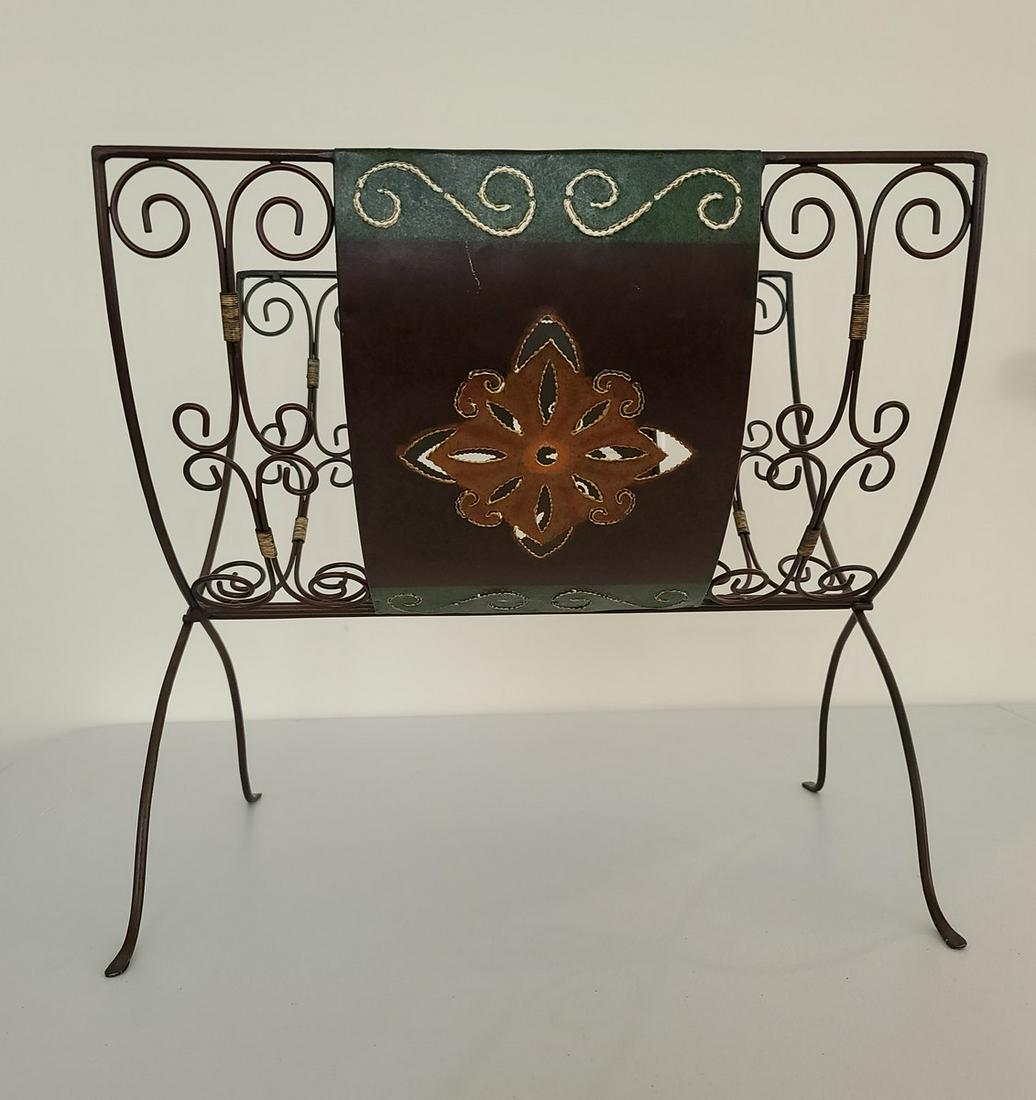 vintage metal folding magazine rack: 12x15