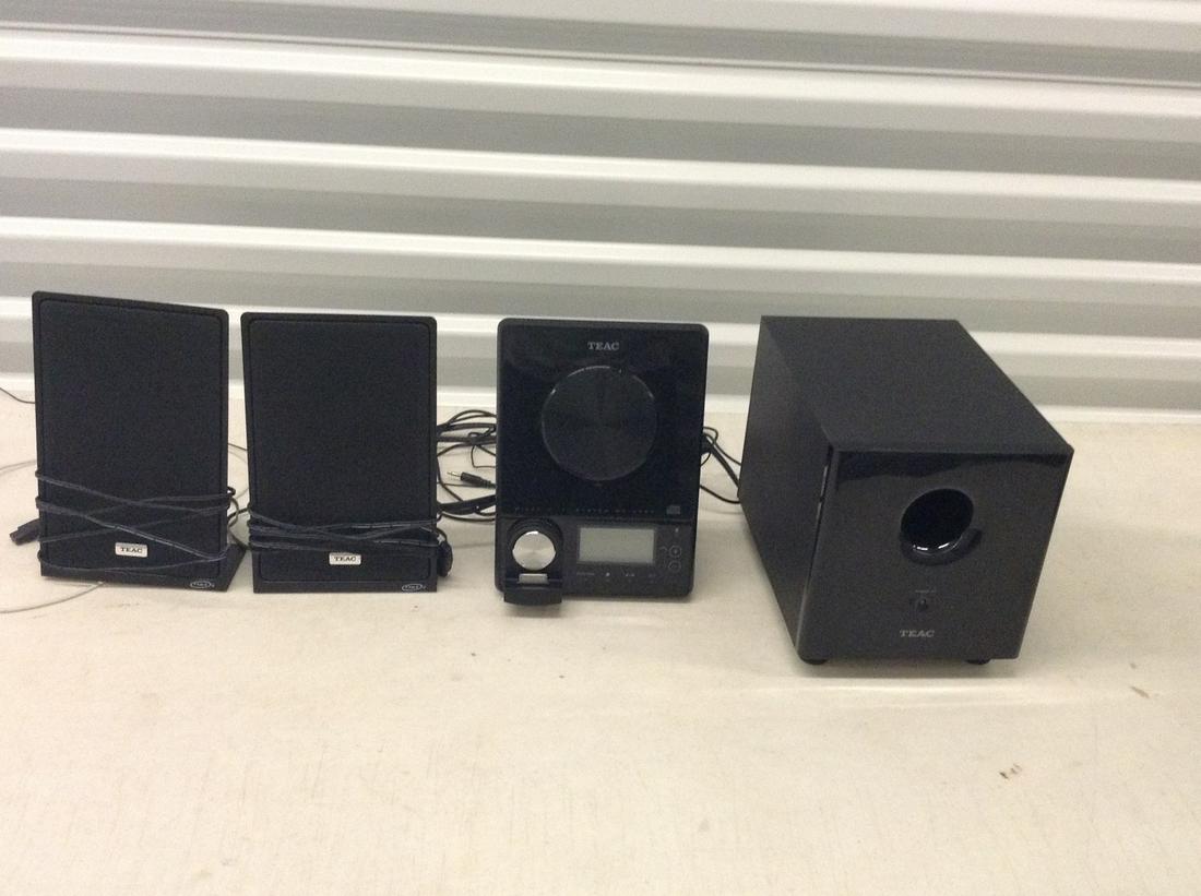 TEAC stereo iphone speaker system (1 of 1)