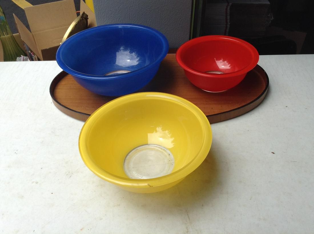 Pyrex bowls and wood tray: Pyrex bowls and wood tray