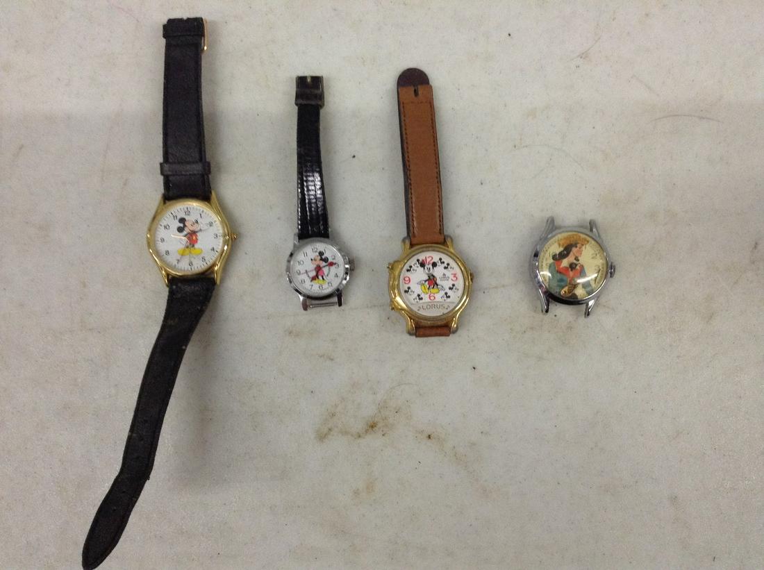 Lot of watches including 3 Mickey Mouse: Lot of watches including 3 Mickey Mouse