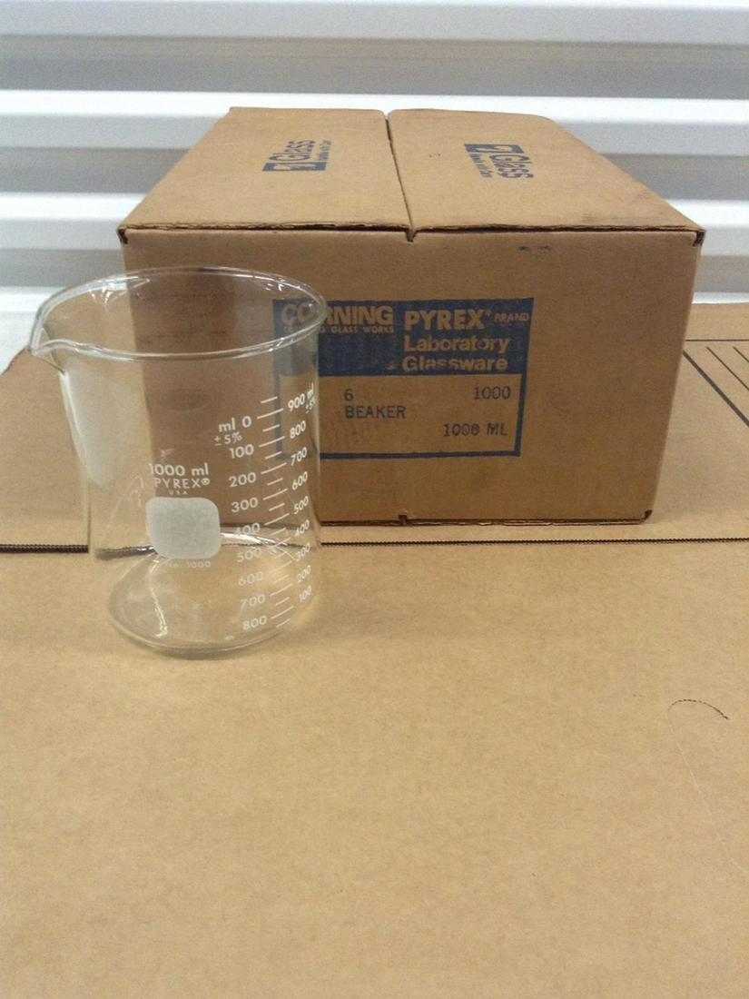 6 Corning Pyrex 1000ml Griffin Beaker (1 of 1)