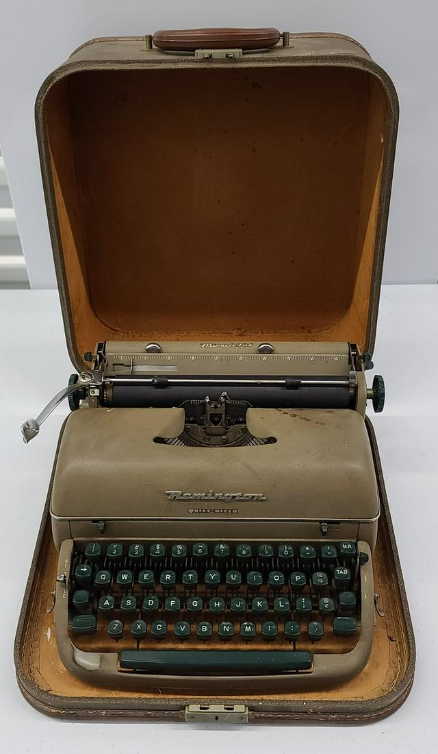 Vintage Remington Portable Typewriter works (1 of 1)