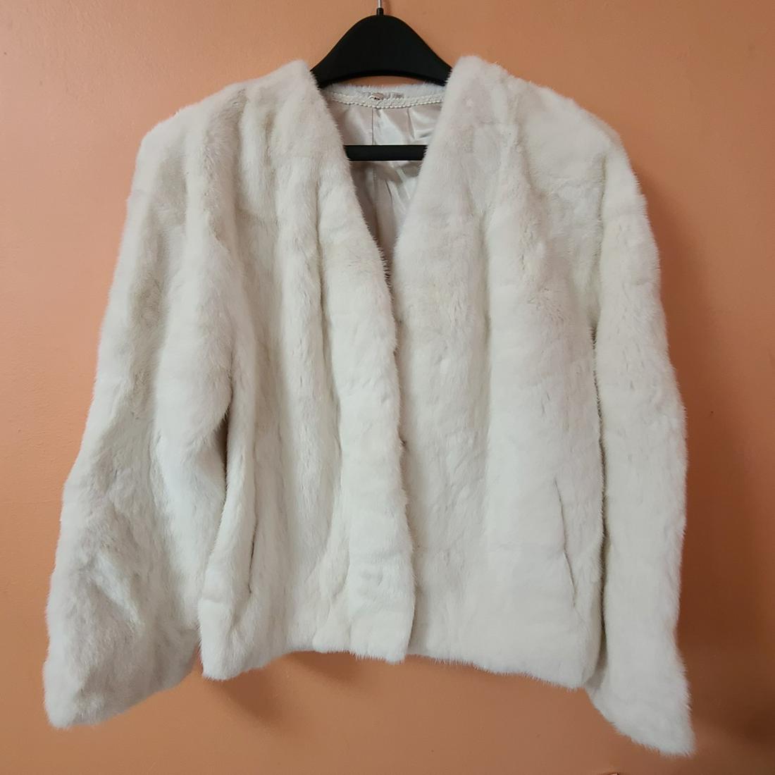 Ladies White Mink Fur Coat S Like New (1 of 1)