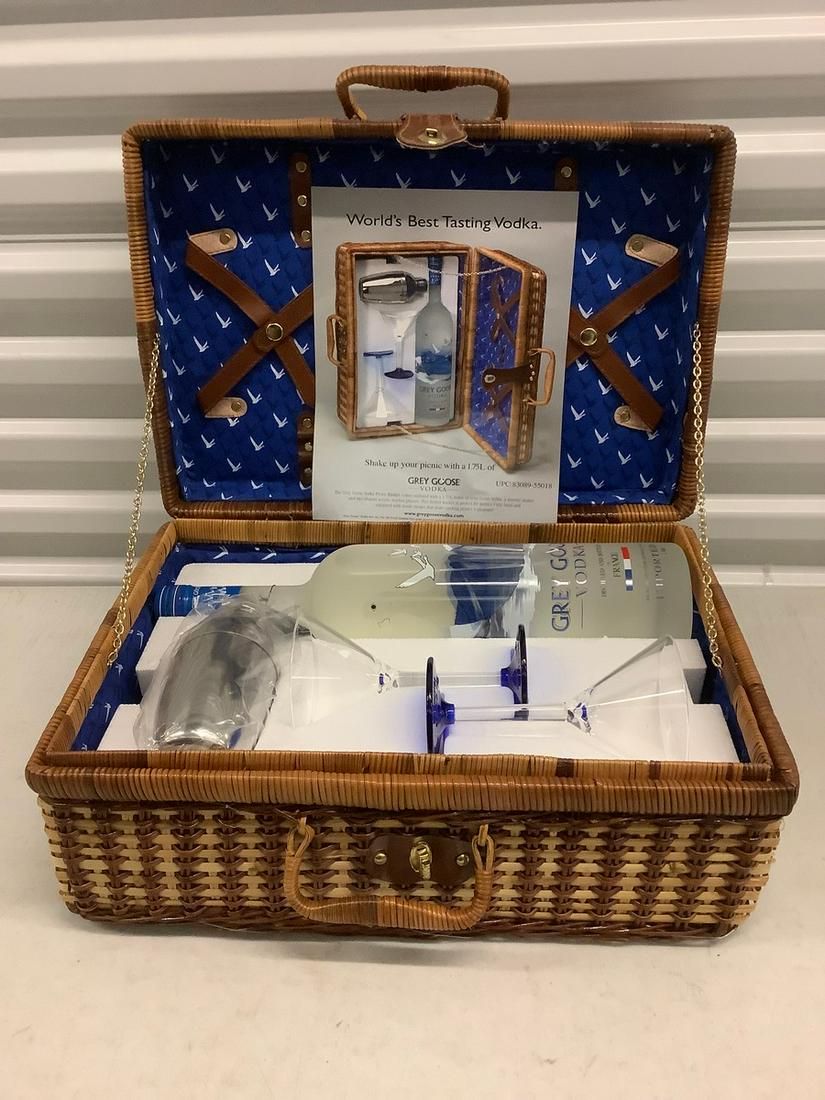 Grey Goose Vodka Picnic Basket 1.75 L (1 of 1)