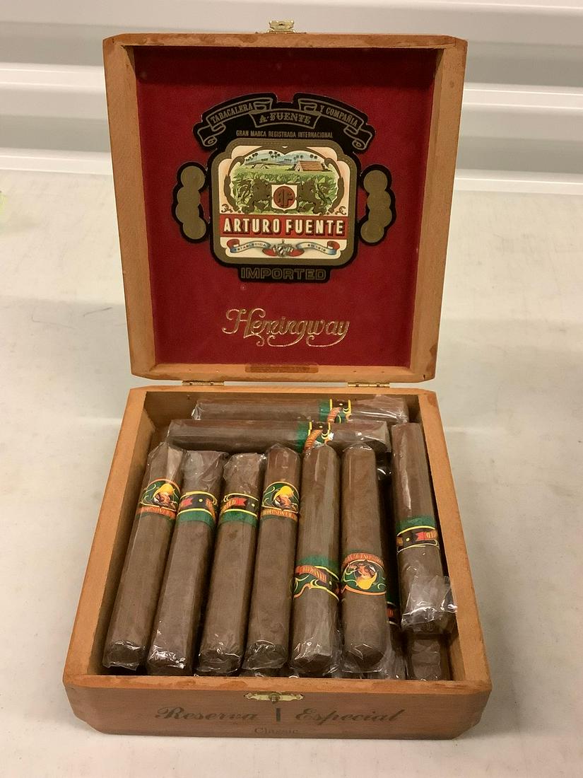 Box of Classic Hemingway Cigars: Hand Made in Dominican Republic