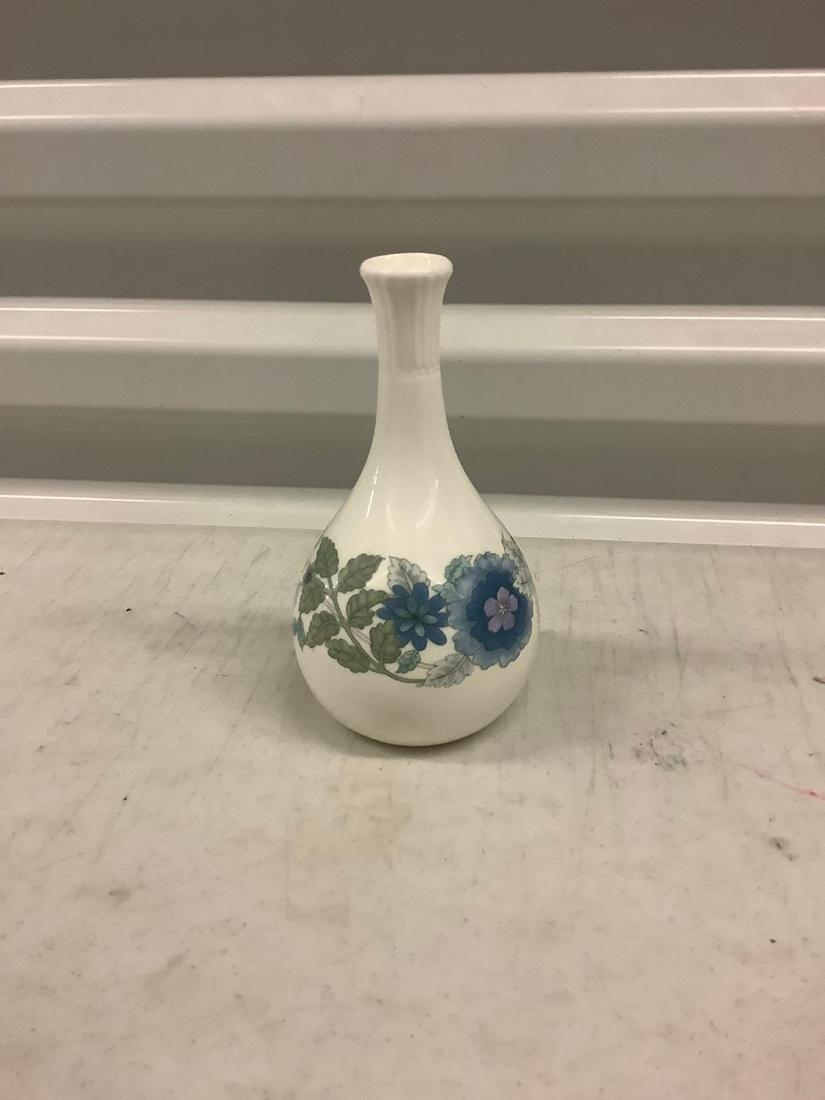 Wedgewood "Clementine": 5 in. tall