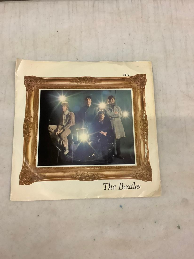 The Beatles Strawberry fields original 45 record (1 of 1)