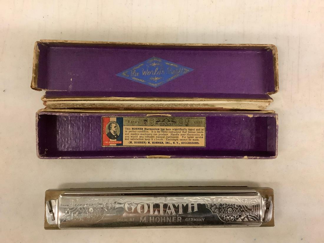 Vintage Hohner german harmonica with box (1 of 1)