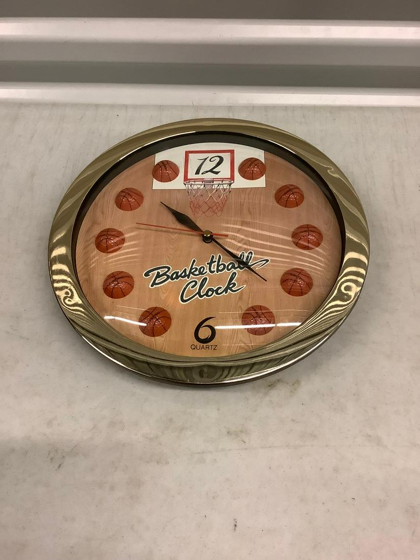 Basketball collector wall clock - works (1 of 1)