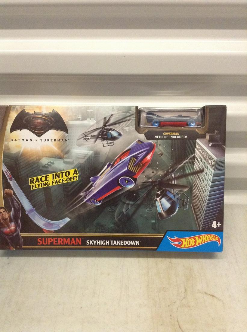 Hot Wheels Superman Skyhigh Takedown Playset: Hot Wheels Superman Skyhigh Takedown Playset