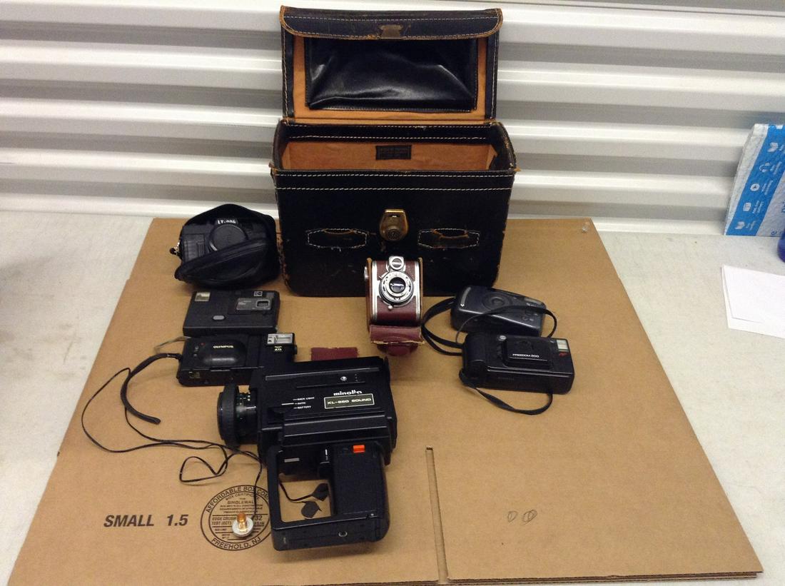 Rondine Camera in leather case, Minolta XL-660 Sound (1 of 1)