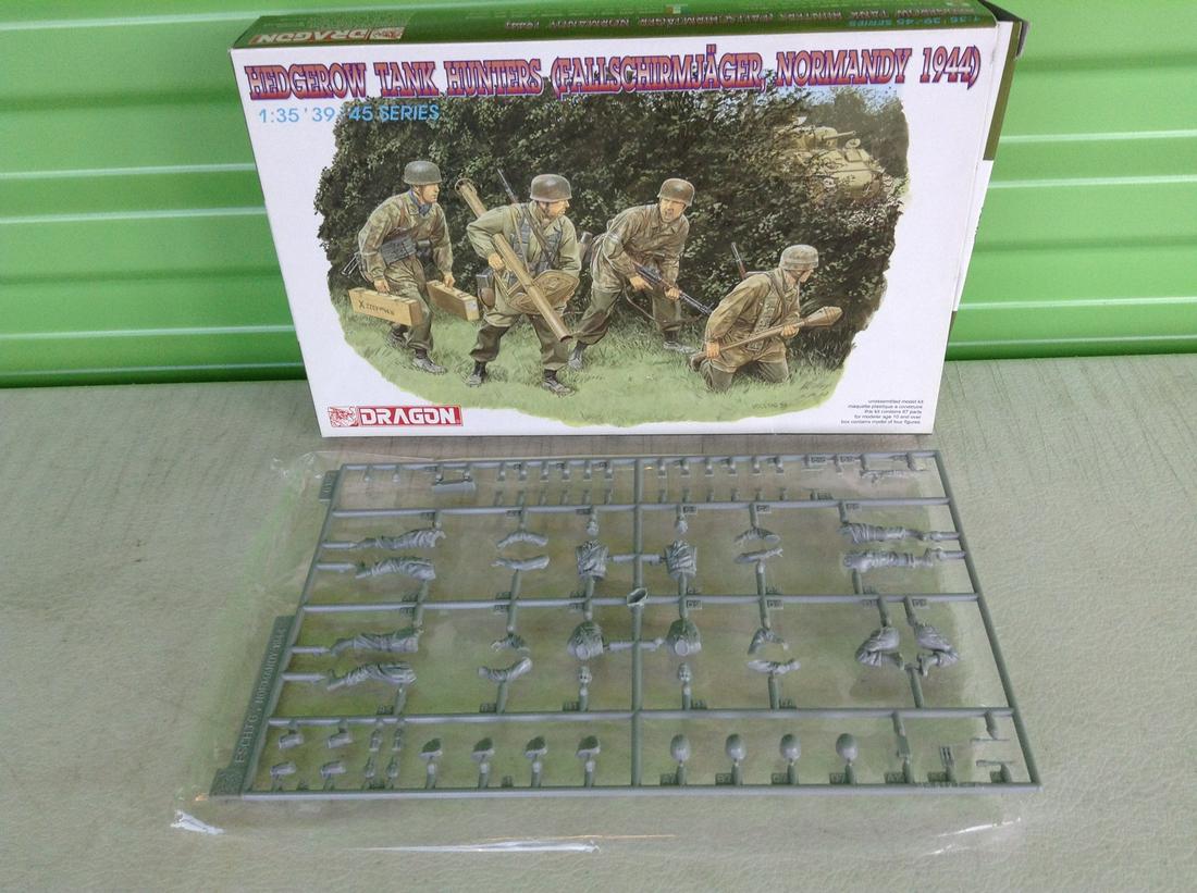 Hedgerow Tank Hunters Model Kit with pieces shown: Hedgerow Tank Hunters Model Kit with pieces shown