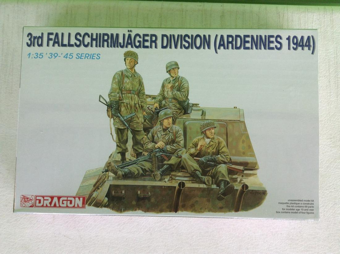 Sealed WWII Model Kit (1 of 1)