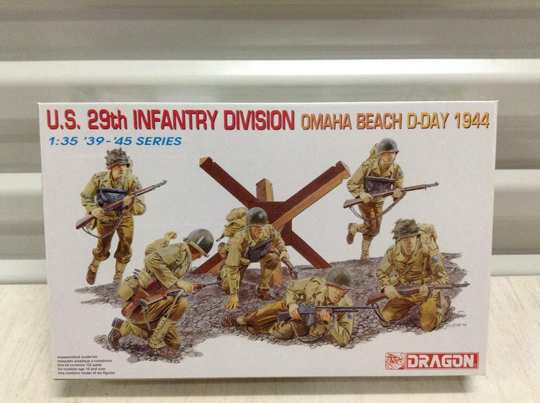 Sealed Dragon WWII Model  Kit (1 of 1)