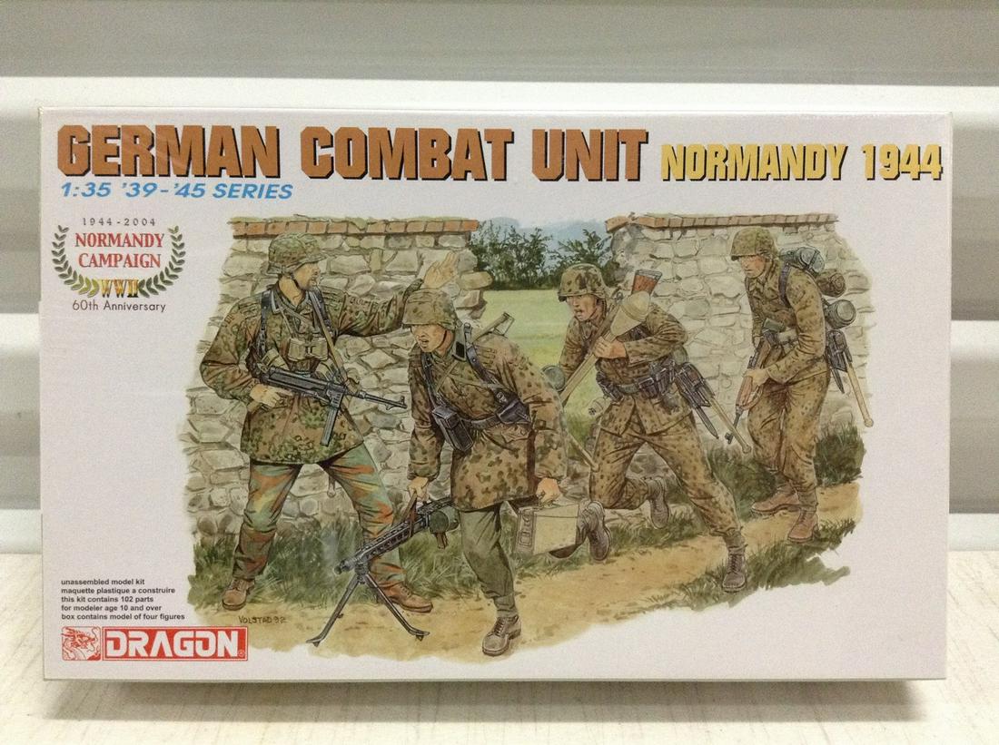 Sealed German Combat Unit WWII Model Kit (1 of 1)