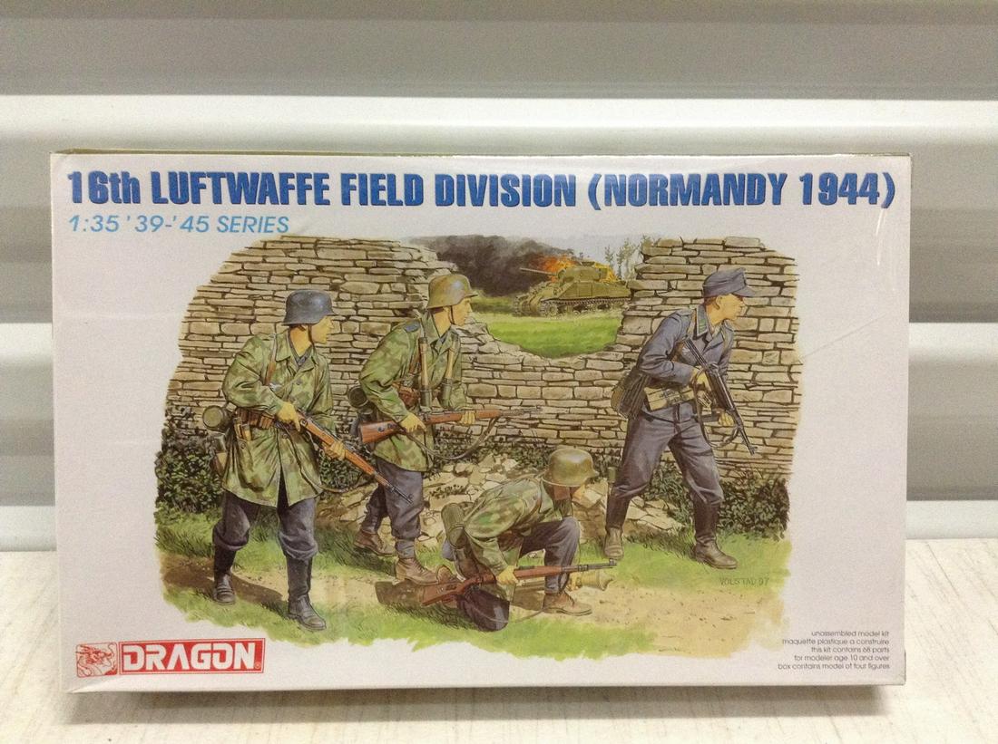 Sealed WWII Model Kit (1 of 1)