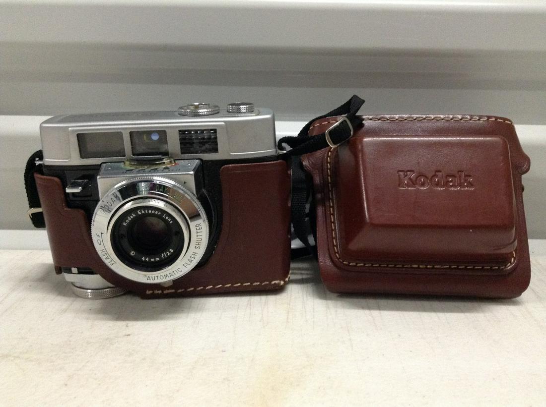 Vintage Kodak Motormatic 35 Camera with Case (1 of 1)