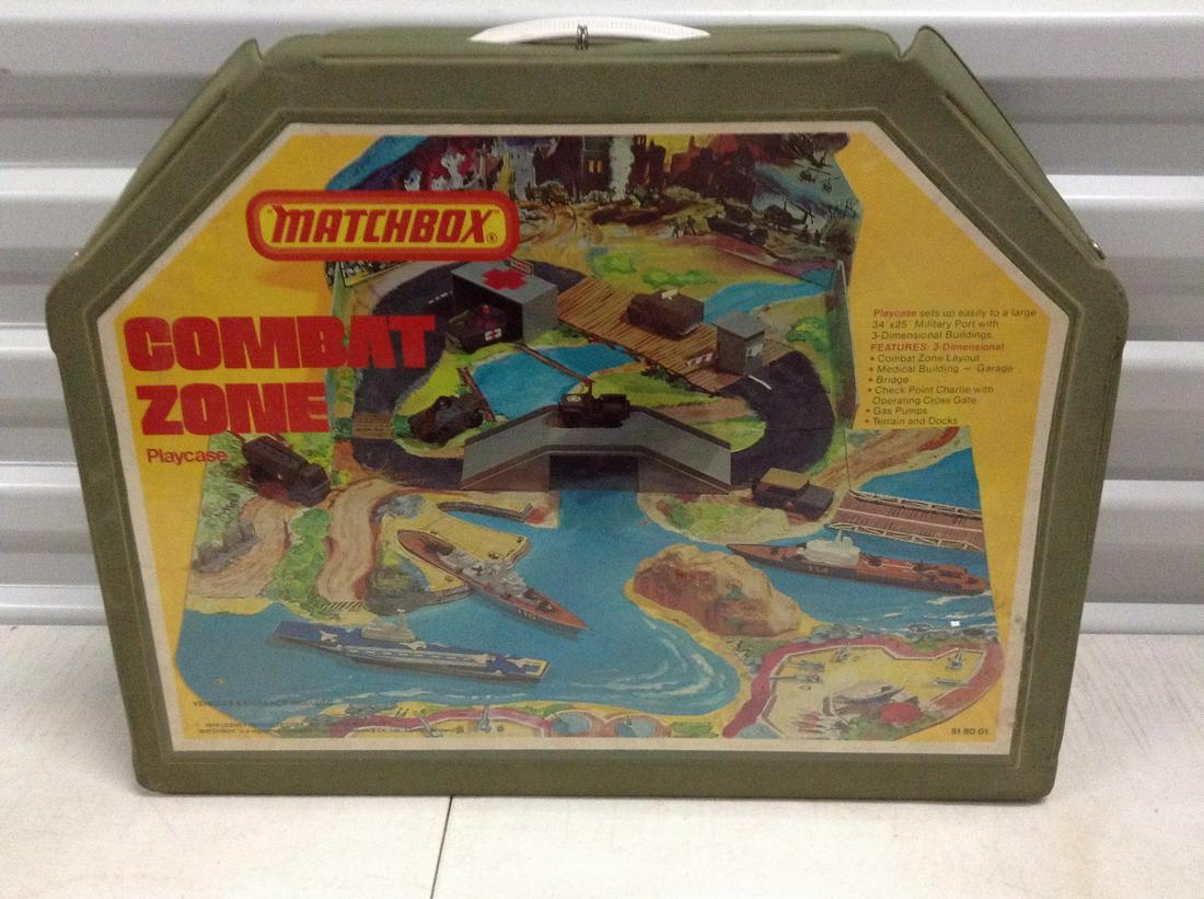 1976 Lesney Matchbox Combat Zone Playcase: 1976 Lesney Matchbox Combat Zone Playcase