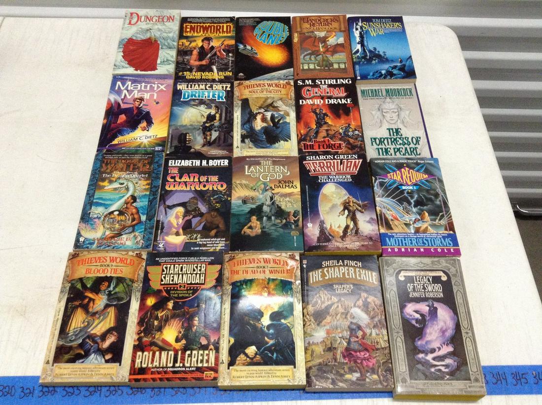 Huge lot of Vintage Sci Fi-Fantasy Books (1 of 1)