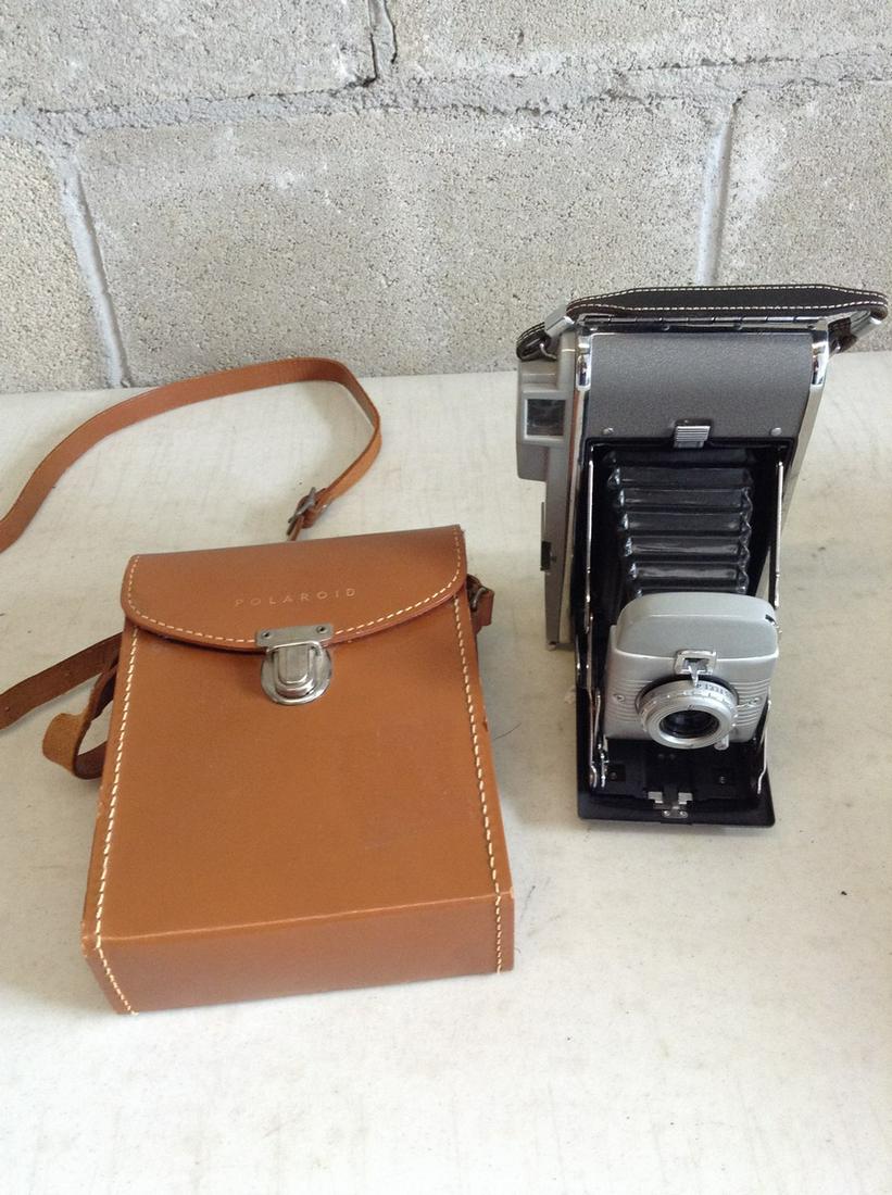 Polaroid Land Camera Model 80 with Bag (1 of 1)