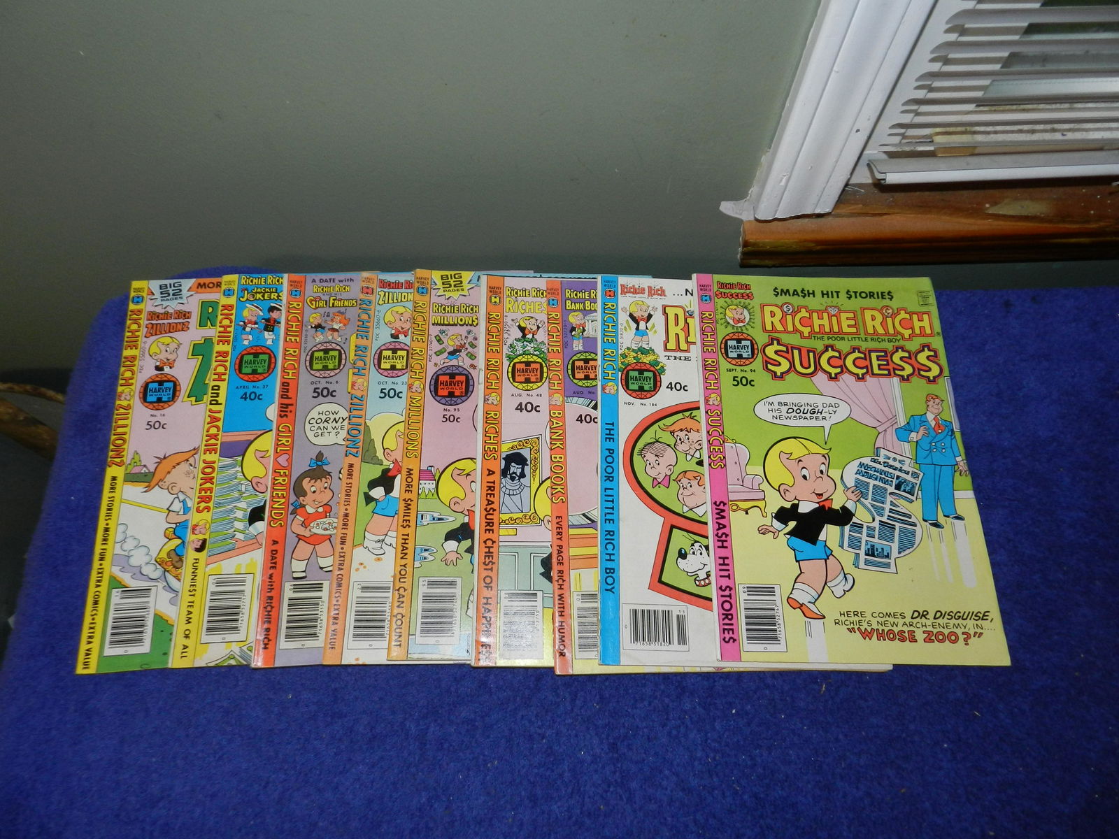 Lot of 9 Vintage Richie Rich Comic books (1 of 1)