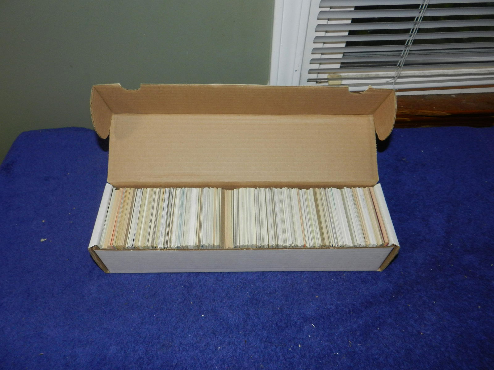 Large lot 600+ Baseball cards 80s 90s (1 of 1)